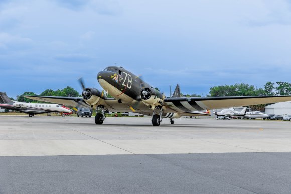 Â© Candid Memories By Ken Frazier