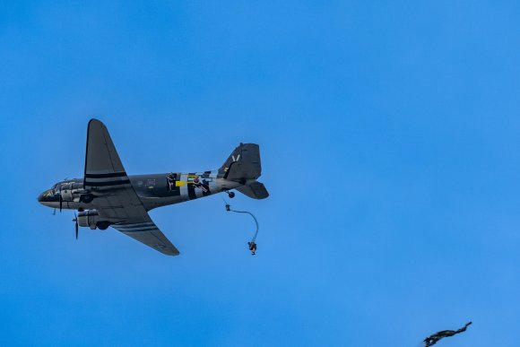 Â© Candid Memories By Ken Frazier