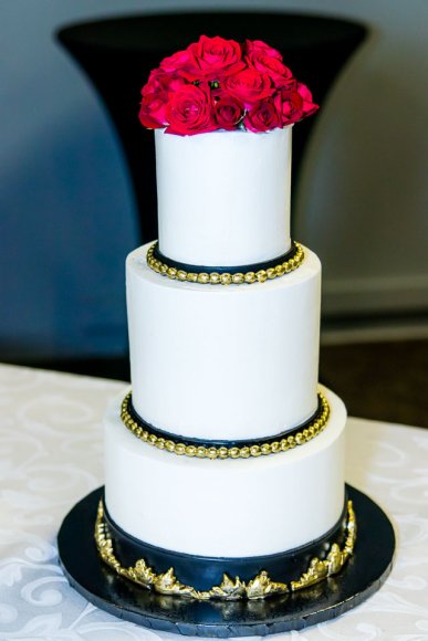 Derek & Carmen's Wedding Vow Renewal Cake by Manna Desserts @der