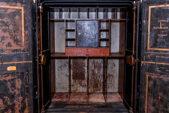 Â© Candid Memories By Ken Frazier